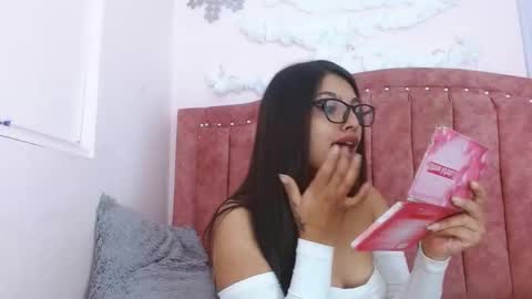 Snapshot of sarastonesx chatting on 20, 1, 2025 sarastonesx online show from 20, 1, 2025