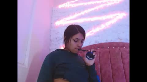 Snapshot of sarastonesx chatting on 28, 1, 2025 sarastonesx online show from 28, 1, 2025