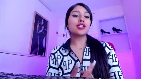 Snapshot of sarastonesx chatting on 16, 10, 2025 sarastonesx online show from 16, 10, 2025