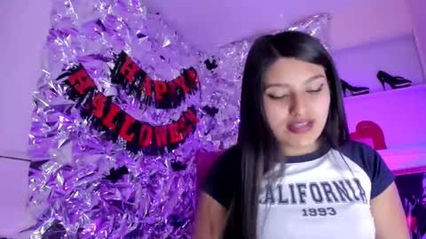 Snapshot of sarastonesx chatting on 25, 10, 2025 sarastonesx online show from 25, 10, 2025