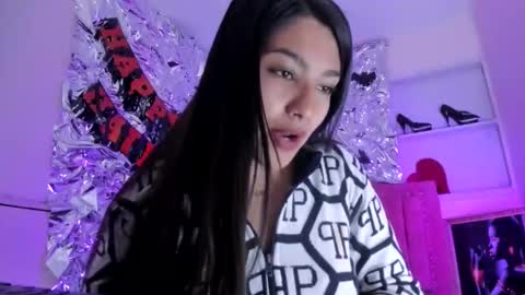 Snapshot of sarastonesx chatting on 2, 11, 2025 sarastonesx online show from 2, 11, 2025