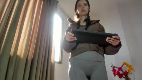 Snapshot of sarasweet_4 chatting on 23, 9, 2025 Sara   online show from 23, 9, 2025