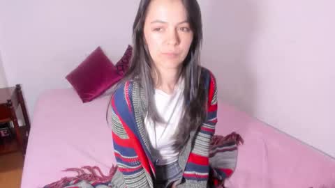 Snapshot of sarasweet_4 chatting on 14, 10, 2025 Sara   online show from 14, 10, 2025