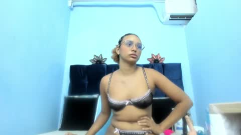 Snapshot of saray_sexy_love chatting on 27, 6, 2026 saray_sexy_love online show from 27, 6, 2026