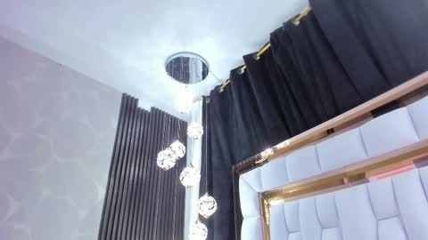 Snapshot of sarayroyse chatting on 8, 10, 2025 Saray online show from 8, 10, 2025