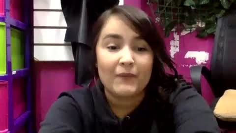 Snapshot of sarayx chatting on 8, 4, 2026 mery online show from 8, 4, 2026