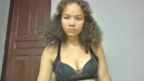 sarhon917962 online show from 13, 5, 2026