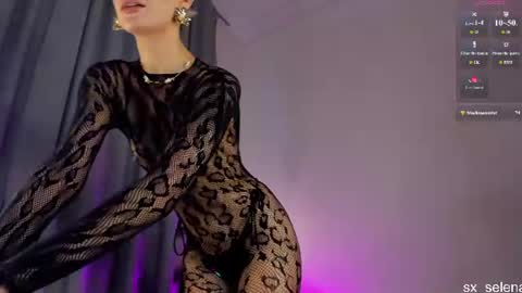 Snapshot of sarilit chatting on 9, 8, 2026 Your Selena 3 online show from 9, 8, 2026
