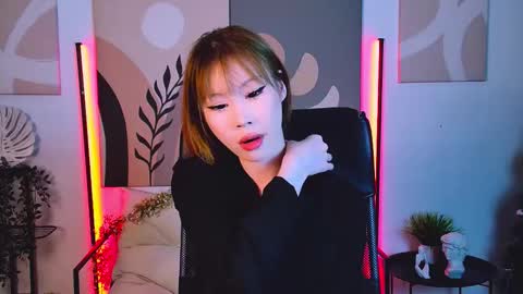 Snapshot of sarrahrice chatting on 12, 3, 2026 SarahRice online show from 12, 3, 2026