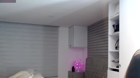 yesica online show from 28, 9, 2025