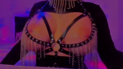   Sasha   online show from 2, 2, 2025