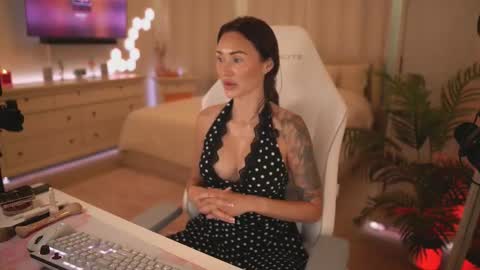 sashawest_official online show from 16, 3, 2026