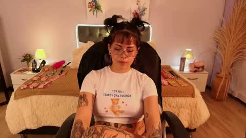 saskia_vellour online show from 30, 4, 2026