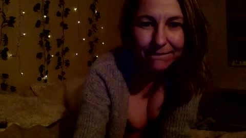 Sassyella online show from 4, 3, 2025