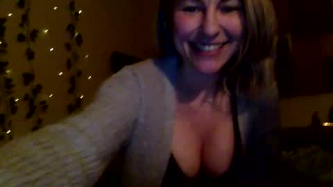 Sassyella online show from 10, 3, 2025