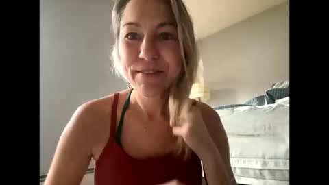 Sassyella online show from 19, 10, 2025
