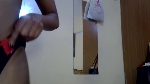 Snapshot of sassyqueen22 chatting on 8, 1, 2026 sassy online show from 8, 1, 2026