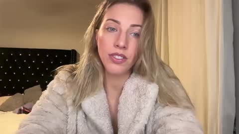 MazyMay333 online show from 5, 2, 2025