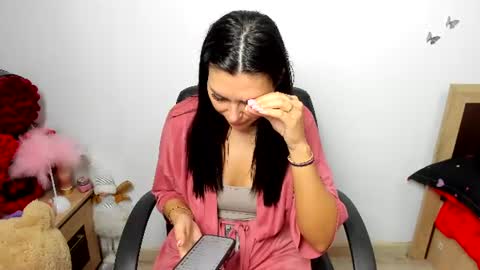 sassytiff online show from 6, 7, 2026