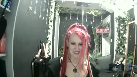 SaucySky online show from 28, 4, 2026