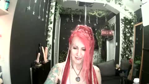 SaucySky online show from 9, 5, 2026