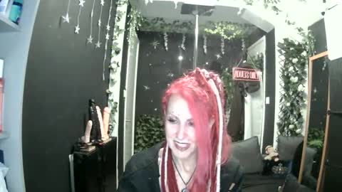 SaucySky online show from 15, 5, 2026