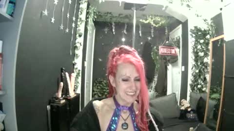 SaucySky online show from 16, 5, 2026