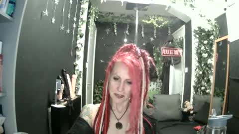 SaucySky online show from 20, 5, 2026
