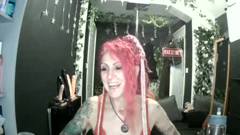 SaucySky online show from 22, 5, 2026