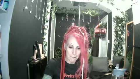 SaucySky online show from 25, 5, 2026