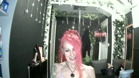 SaucySky online show from 2, 6, 2026