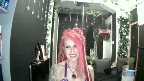 SaucySky online show from 10, 6, 2026