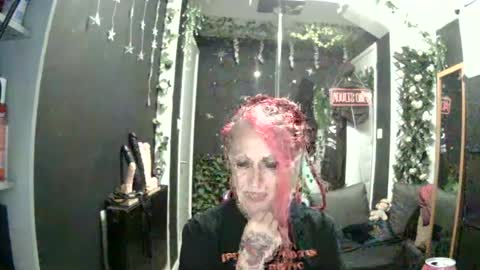 SaucySky online show from 13, 6, 2026
