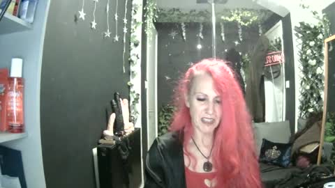 SaucySky online show from 30, 7, 2026