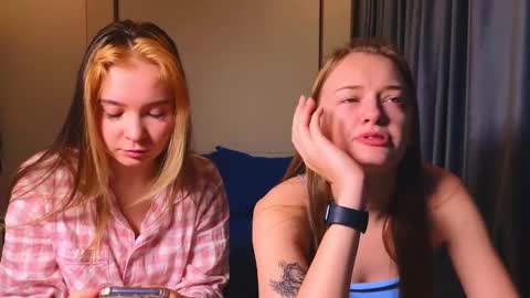 LUNA and ANNA    online show from 8, 1, 2025