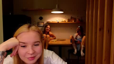 LUNA and ANNA    online show from 12, 2, 2025