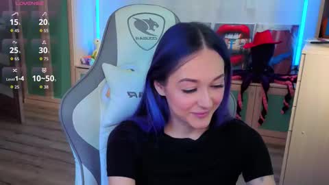 Snapshot of savage_lust_ chatting on 25, 10, 2025 Ariel online show from 25, 10, 2025