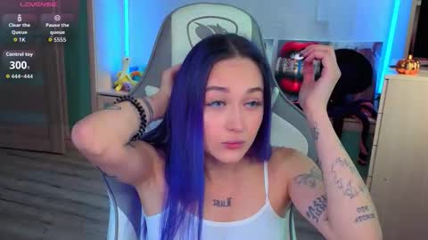 Snapshot of savage_lust_ chatting on 1, 11, 2025 Ariel online show from 1, 11, 2025