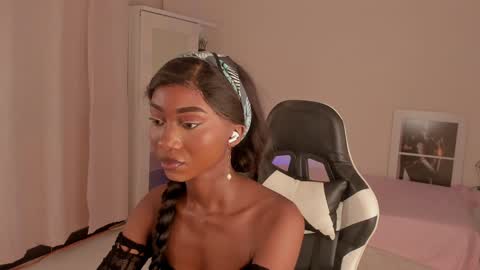 Snapshot of savannahwildee chatting on 10, 12, 2024 Savannahwildee online show from 10, 12, 2024