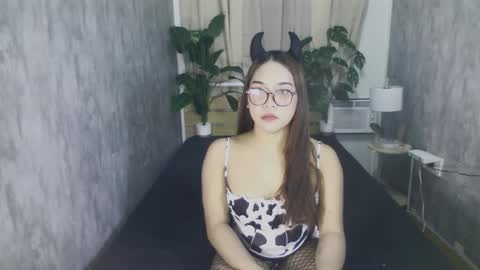 Snapshot of savina_sucker chatting on 4, 12, 2025 savina_sucker online show from 4, 12, 2025