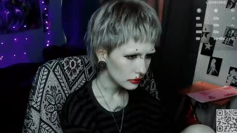 pronoun she. name Mary. age 21. online show from 2, 5, 2026