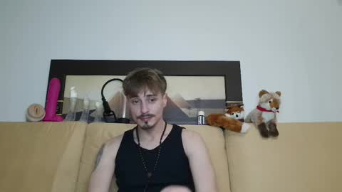 Snapshot of scaleslayer chatting on 19, 1, 2025 Mike online show from 19, 1, 2025