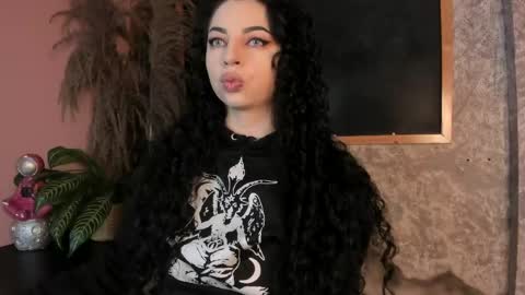 SCARLATTA DESIRE online show from 5, 5, 2026