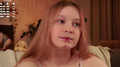 Snapshot of scarlet_fever10 chatting on 3, 5, 2026 scarlet_fever10 online show from 3, 5, 2026