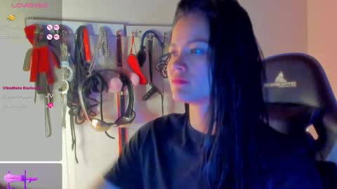 scarlet taylor kennedy online show from 3, 5, 2026