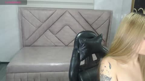 Snapshot of scarlet_queen_v chatting on 18, 6, 2026 Hi Stream 1430 to 2100pm online show from 18, 6, 2026