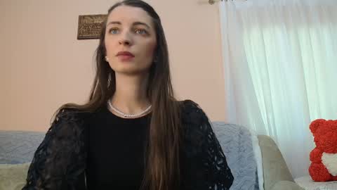 Scarlet online show from 10, 5, 2026