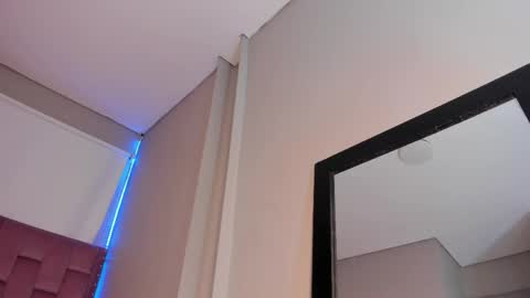 Snapshot of scarlet_vixen_ chatting on 10, 5, 2026 scarlet_vixen_ online show from 10, 5, 2026