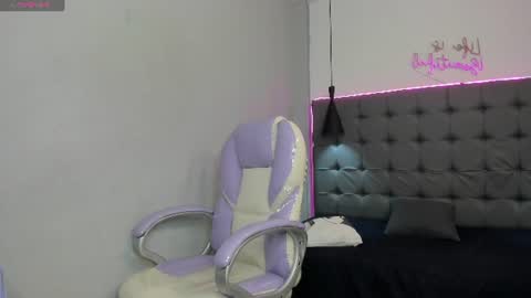 scarlet online show from 4, 8, 2026