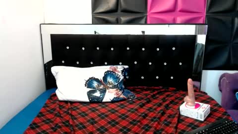 scarletglow1 online show from 21, 1, 2025